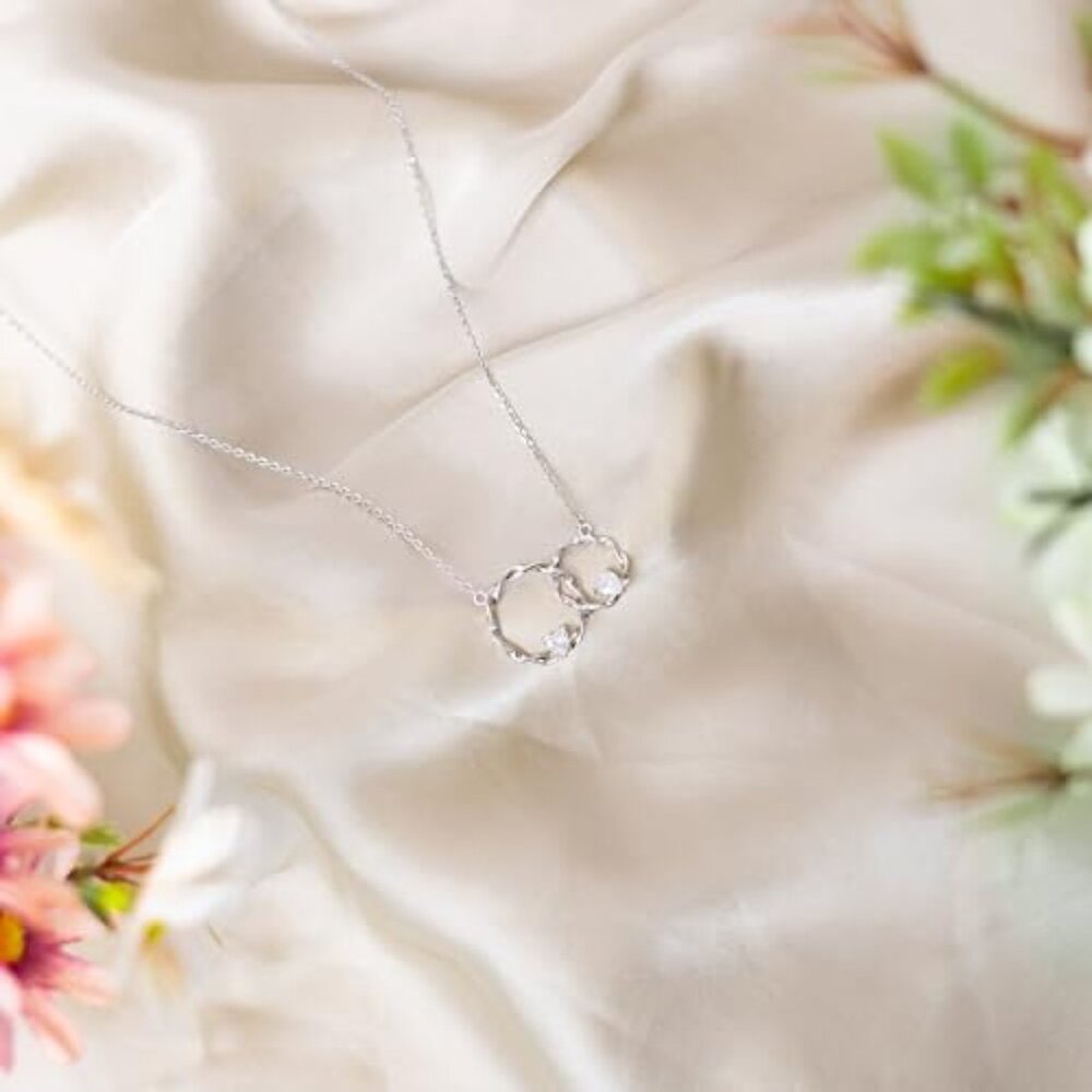 Sterling Silver Interlocking Circle Necklace Eleg… - image 6